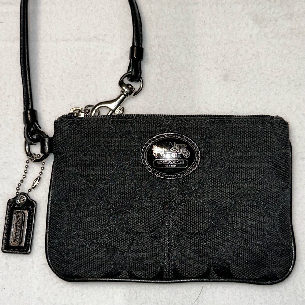 Coach Signature Black Wristlet